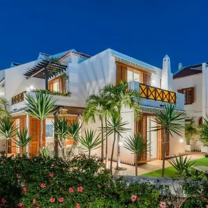 https://villas-parque-santiago-iii-by-upper-luxury-housing.in-canary-islands.com