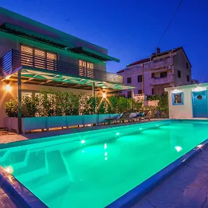 https://apartments-gardelin-superior.hotelinzadar.com